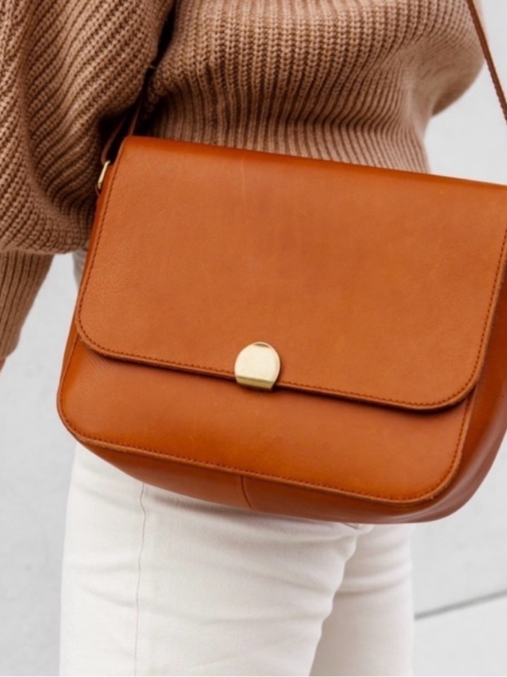Madewell Abroad Shoulder Bag in Dark Toffee Leather